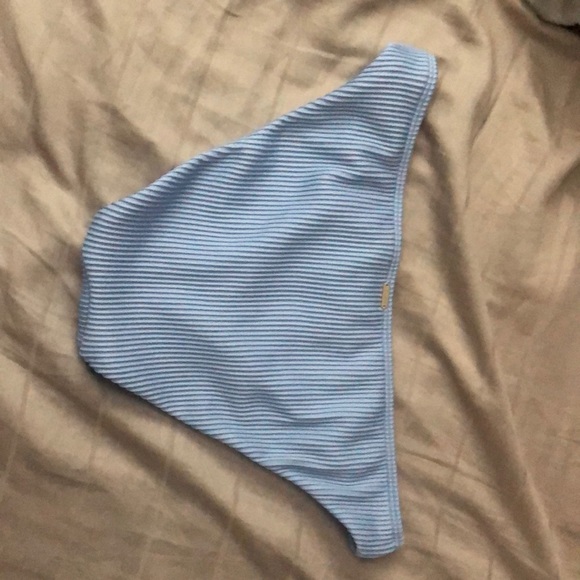 Hollister Bikini Style Swimsuit - Picture 3 of 4